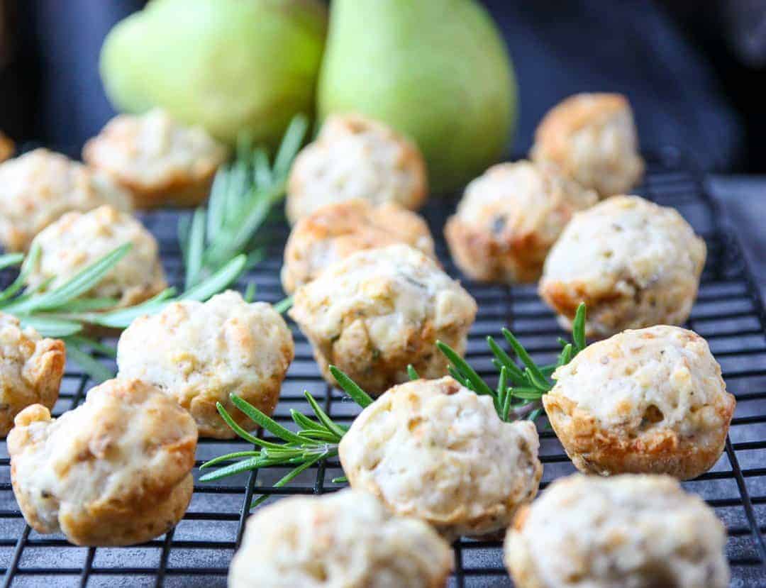 Pear Gorgonzola Appetizer Bites